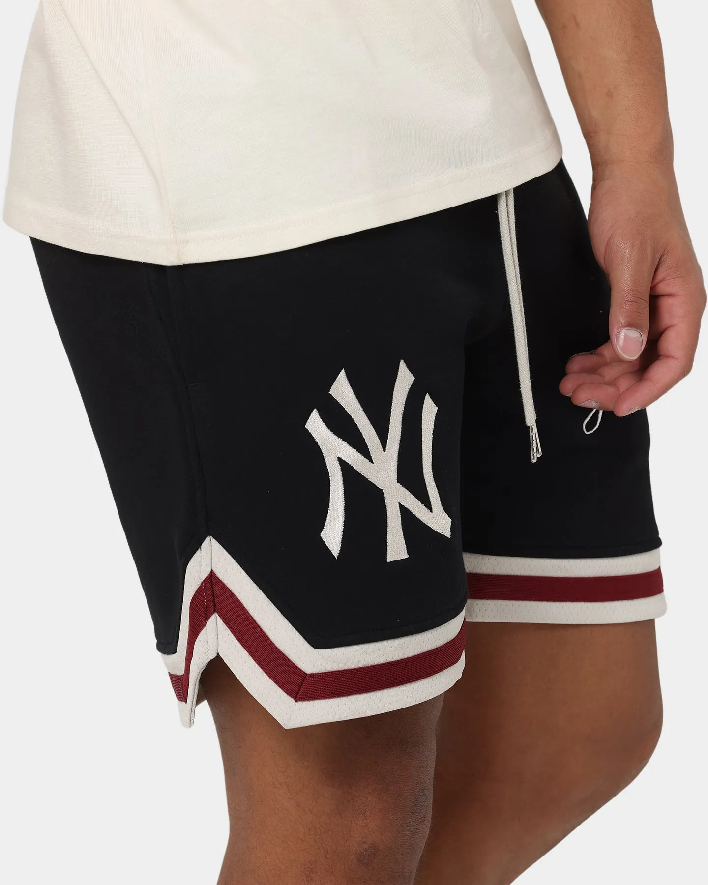 New Era New York Yankees Fleece Shorts Black/Stone