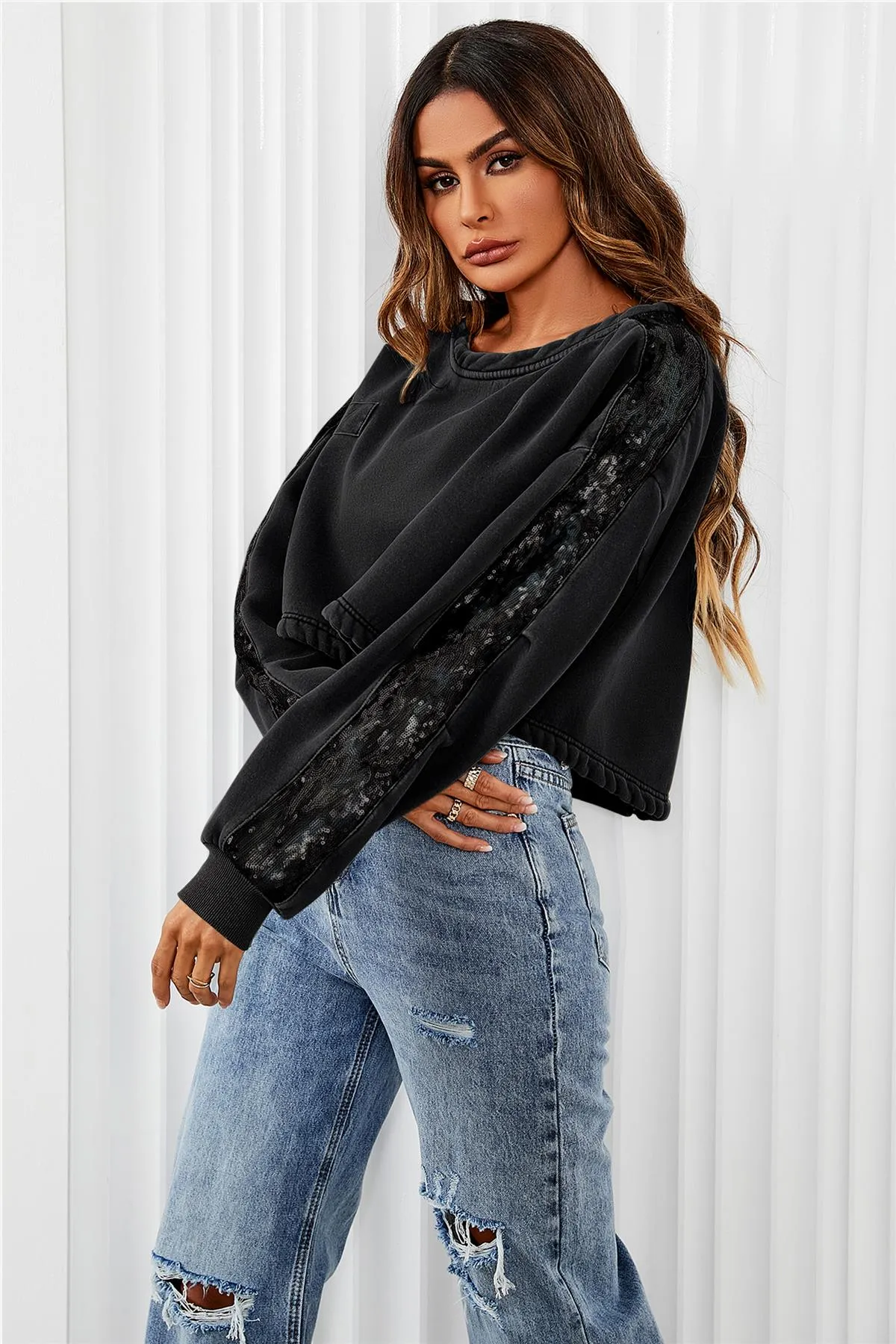 Oversized Sequin Detail Cropped Sweatshirt In Black