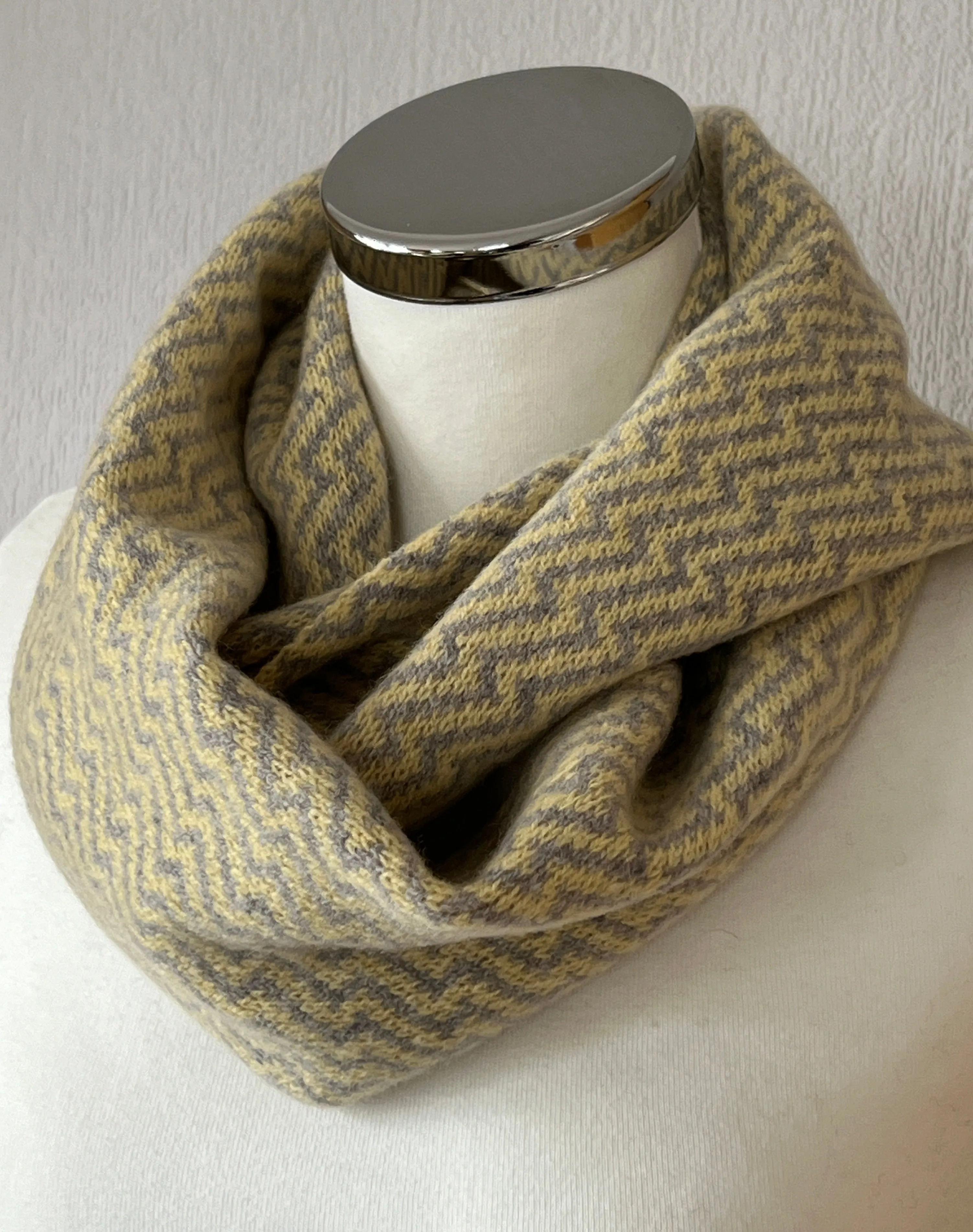 Snood - Infinity scarf soft merino lambswool wave pattern