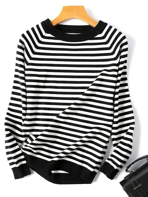 Women's Stylish Striped Knitted Pullover Sweater with Round Neck | Ideal for Autumn/Winter